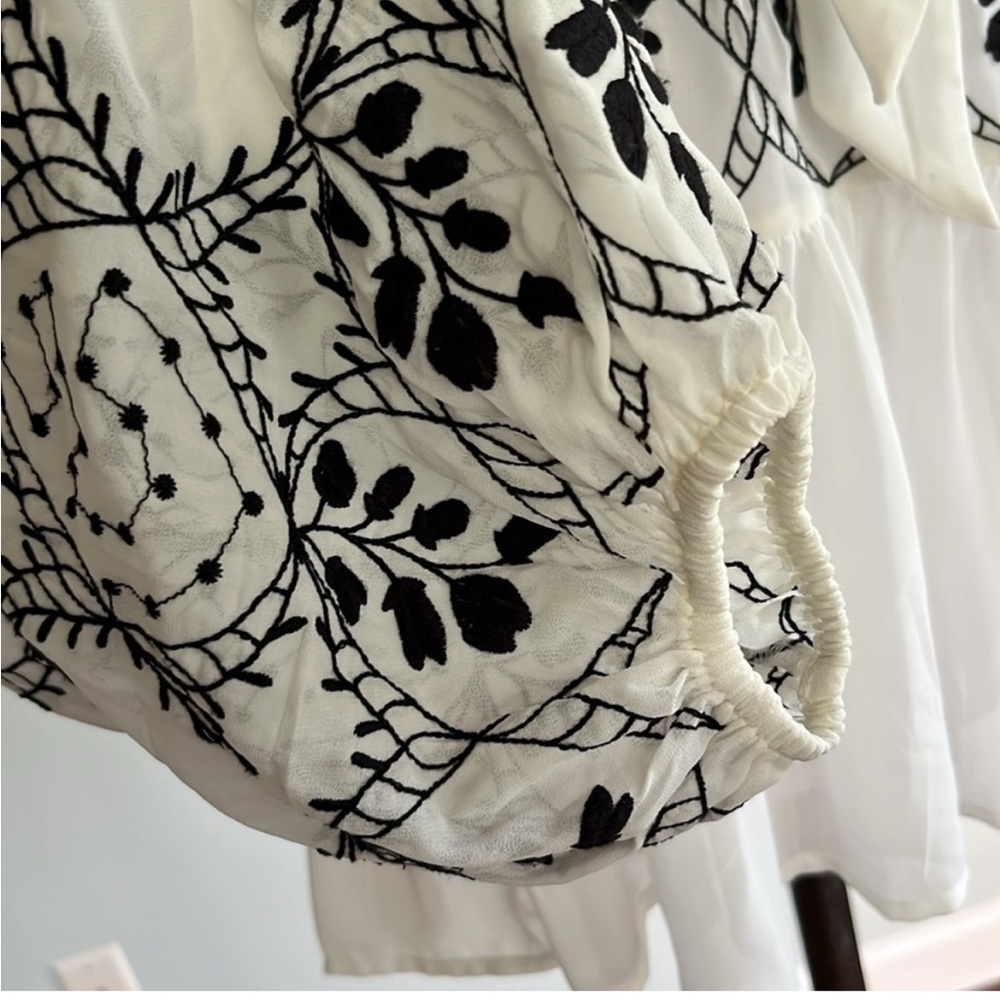 BY ANTHROPOLOGIE LONG-SLEEVE TIE-NECK EMBROIDERED
BLOUSE - Picture 10 of 11